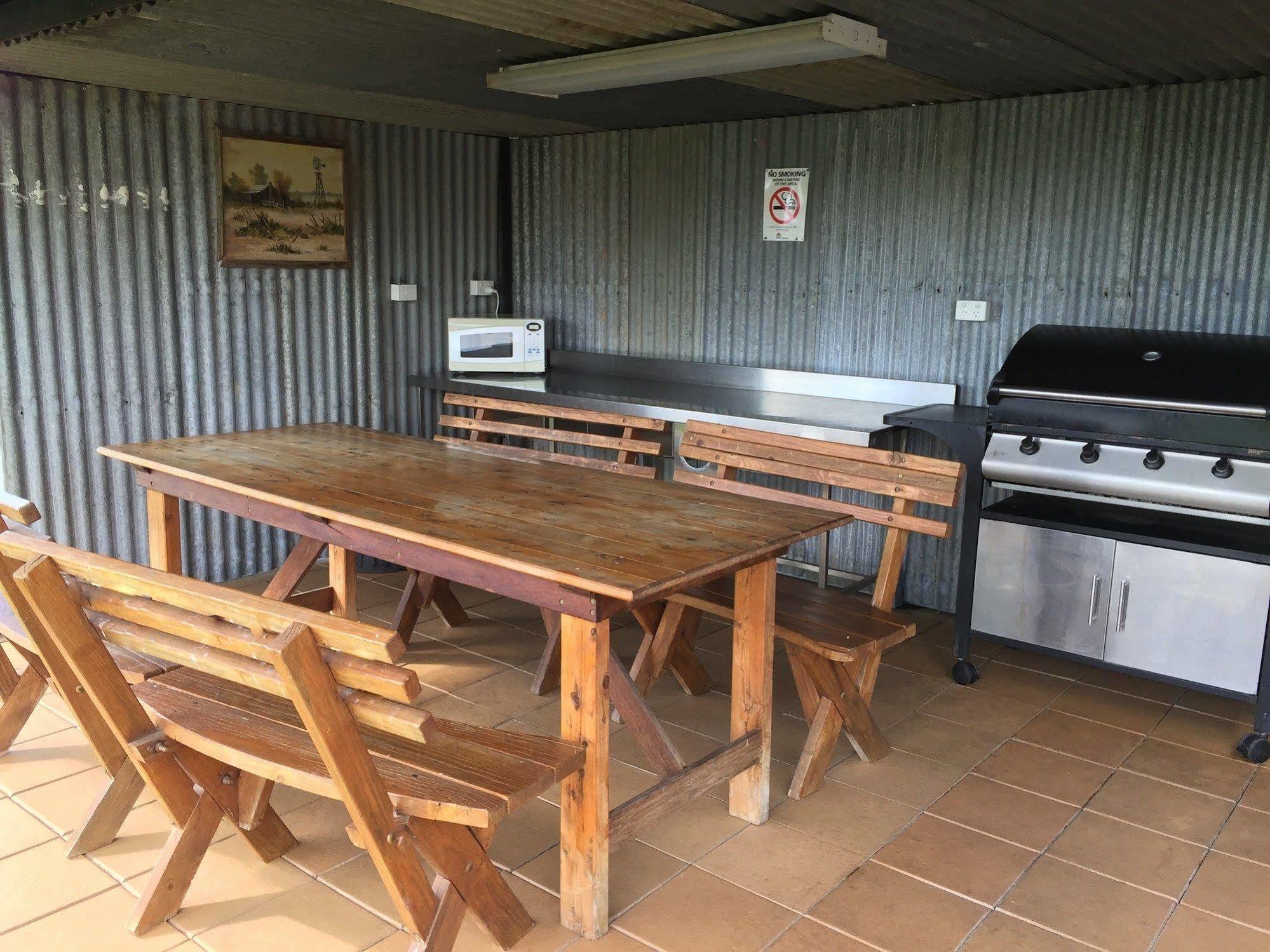 Tuckerbox Motor Inn Gundagai Εξωτερικό φωτογραφία